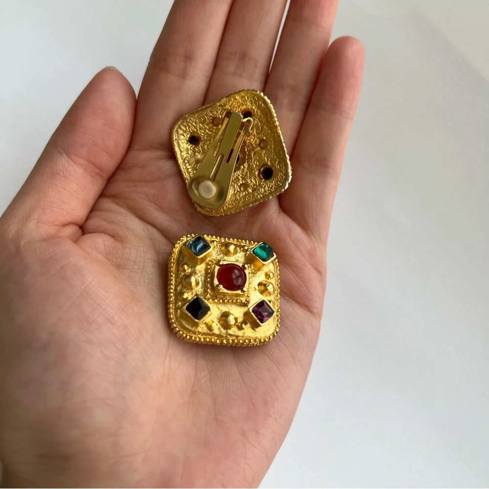 🍉Clip-On Earring Retro Vintage Gold Designer Baroque Egyptian Byzantine Lucite - Picture 3 of 8